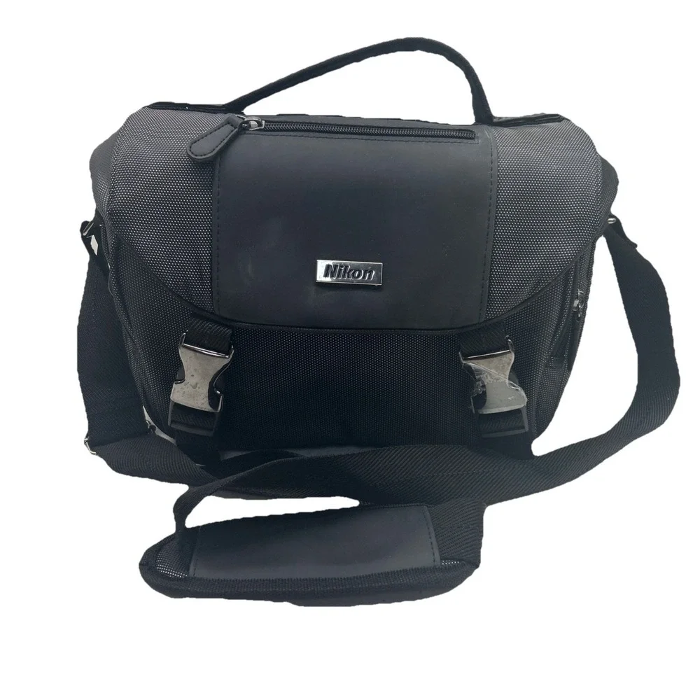 Genuine Nikon DSLR Accessory Bag With Shoulder Straps Excellent Condition